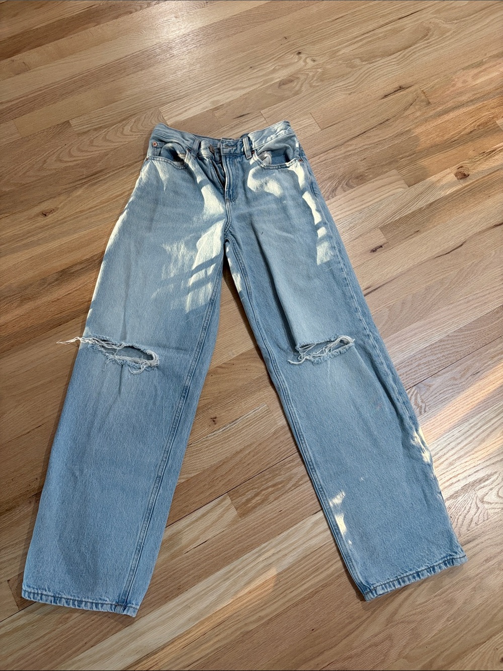 Garage Women’s Light Blue Distressed Straight-Leg Jeans